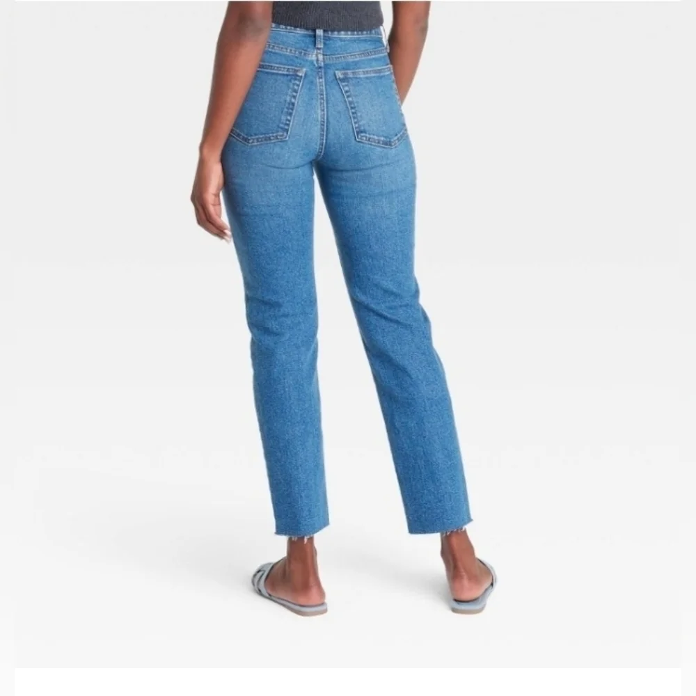 Universal Thread Women's Mid-Rise 80's Slim Fit Jeans Fitted Hip and Thigh Slim - Picture 2 of 7